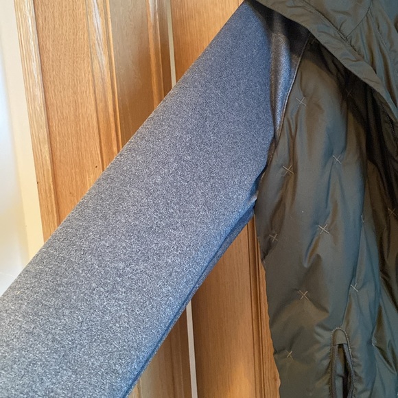 North Face Jacket. Worn once! - Picture 3 of 4